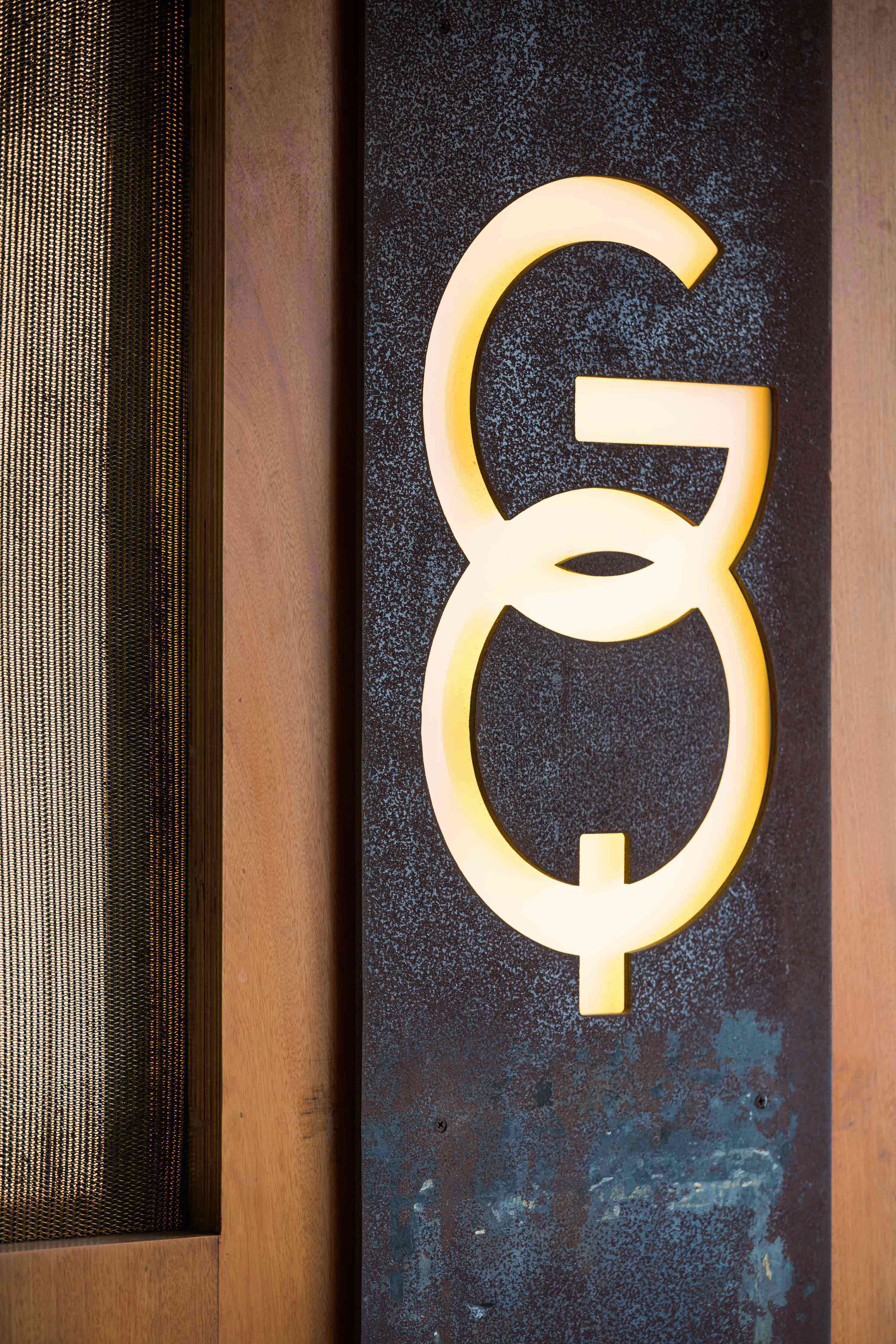 嵌入历史的临时艺术空间-24