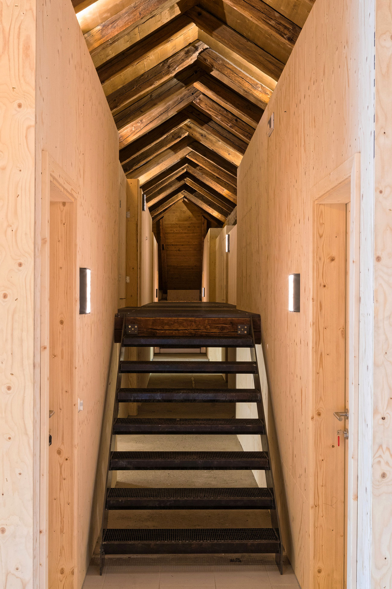 Rustic and Cozy Hotel Located in the City of Bresanona in Italy-29