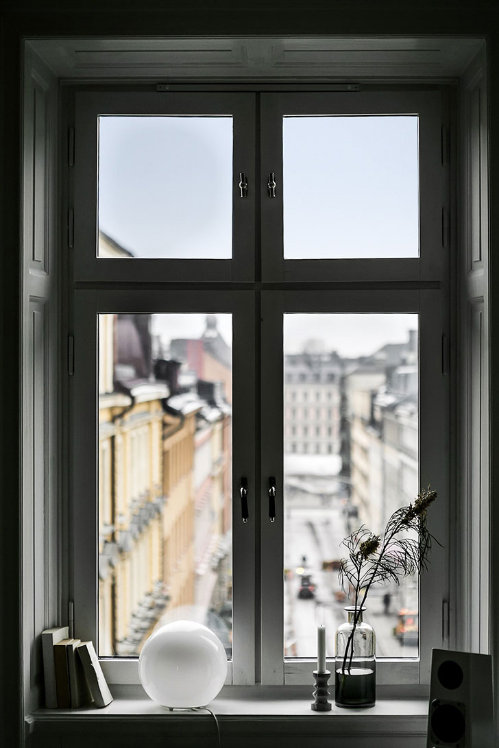 斯德哥尔摩 115 平米公寓 | 暗色调的优雅魅力-9