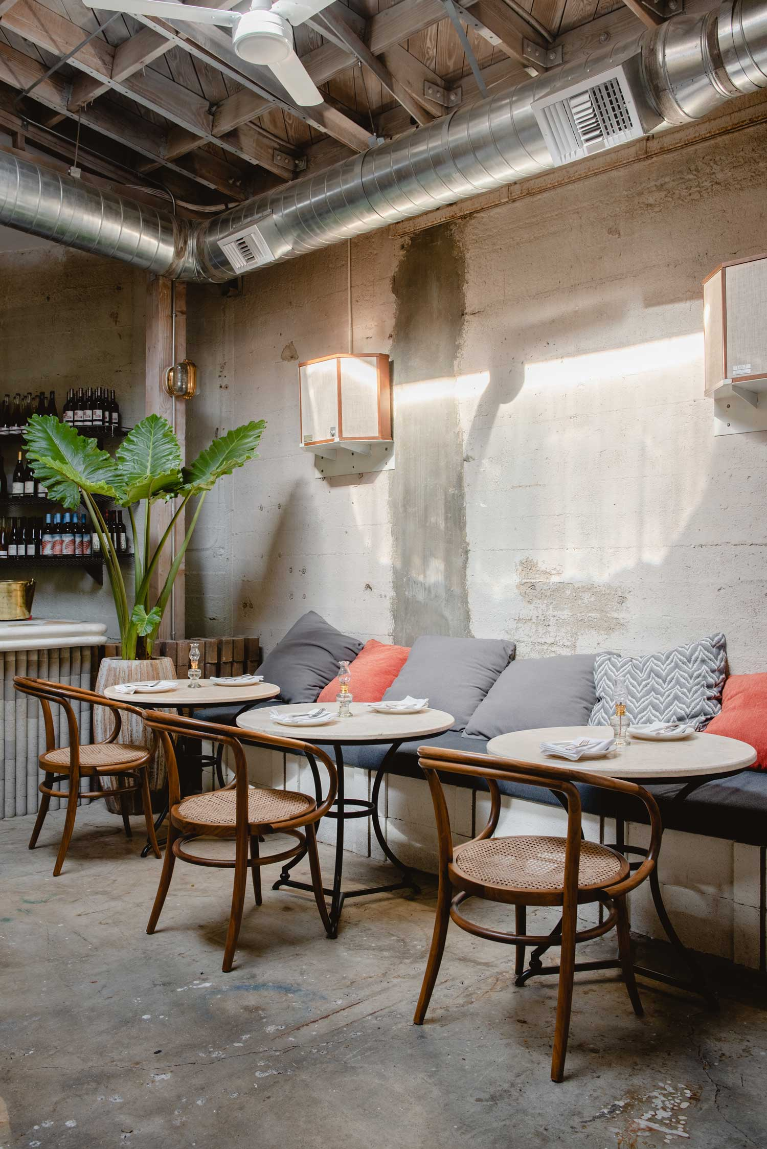 RÁ ARTISAN PIZZA RESTAURANT 餐厅 / Red Deer-17