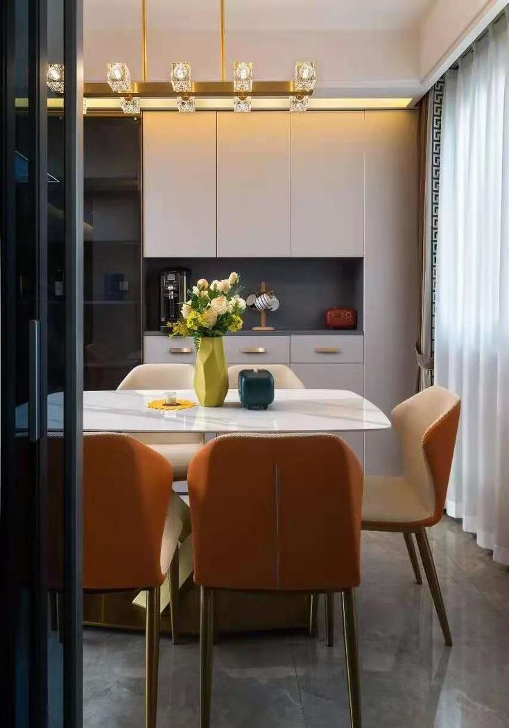 艺术氛围浓郁的现代家居设计-10