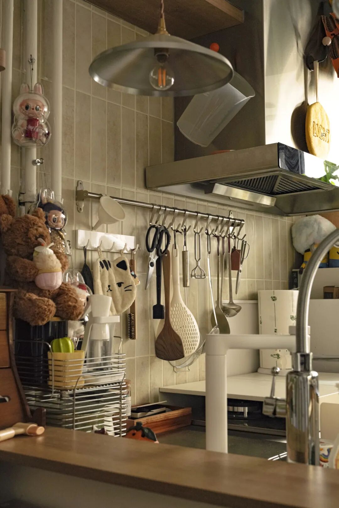 44㎡的治愈宇宙：一人四猫的共生乐园，小户型里的极致温柔-70