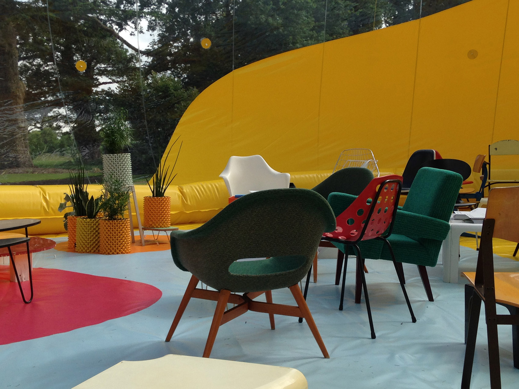 东伦敦的黄色大泡泡 / Dosis-65