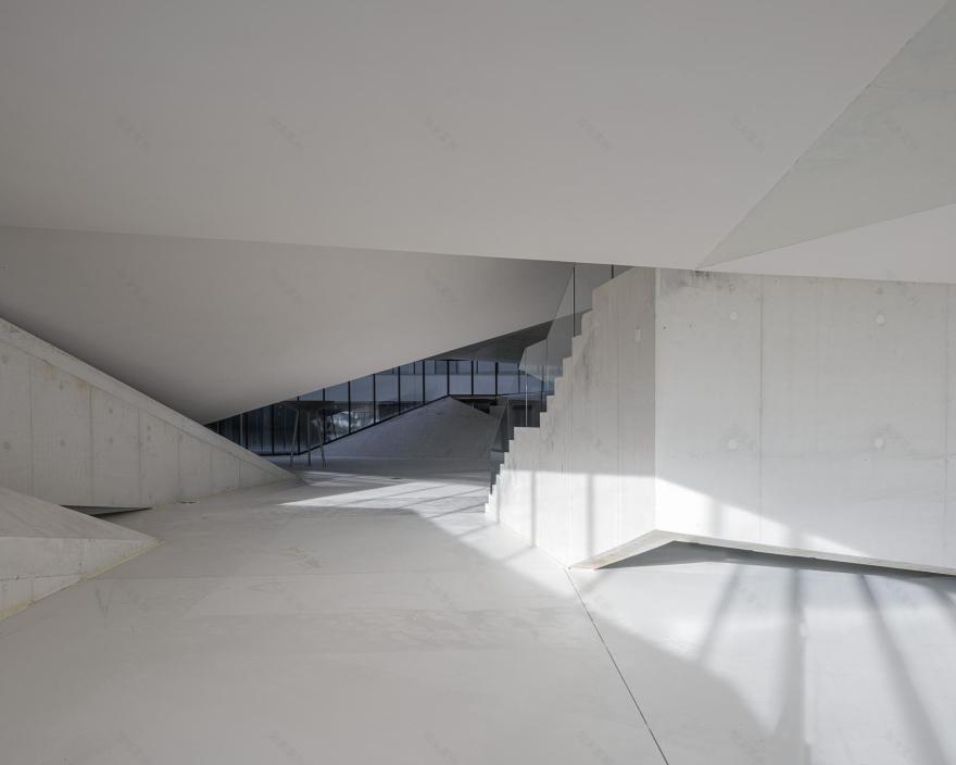 瑞士洛桑完成双馆合一的摄影与设计博物馆建设-18