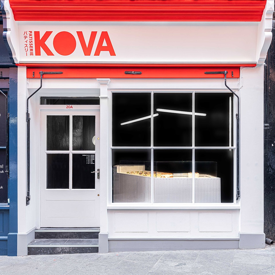 伦敦 Kova 甜品店，精致展示与环保材料的完美结合-3