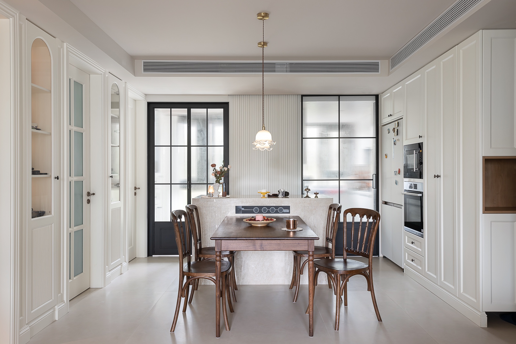 海归家庭致敬经典丨中国上海丨春茉空间设计-18