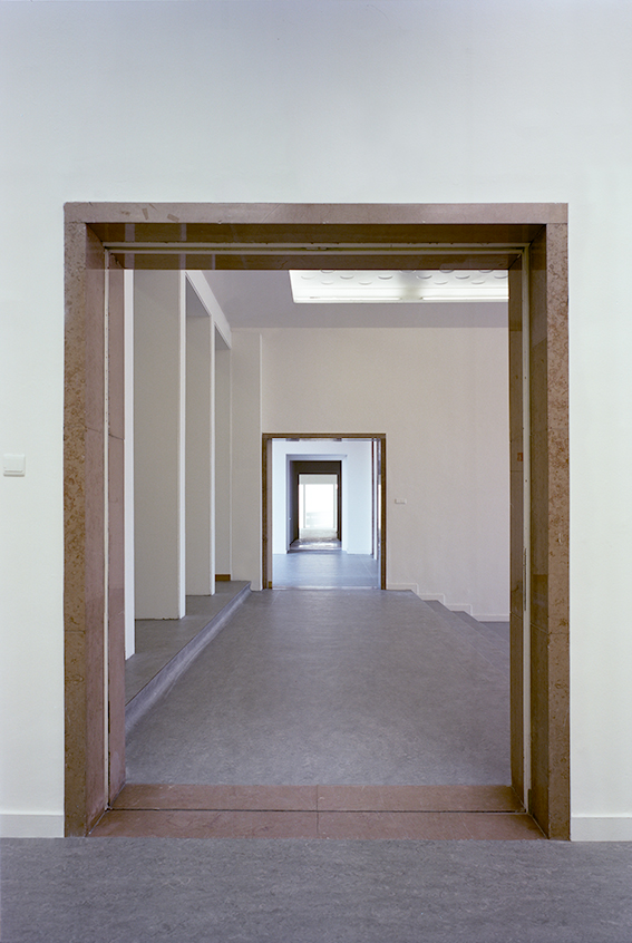 Z33 艺术馆 · 静谧之墙与城市对话-64