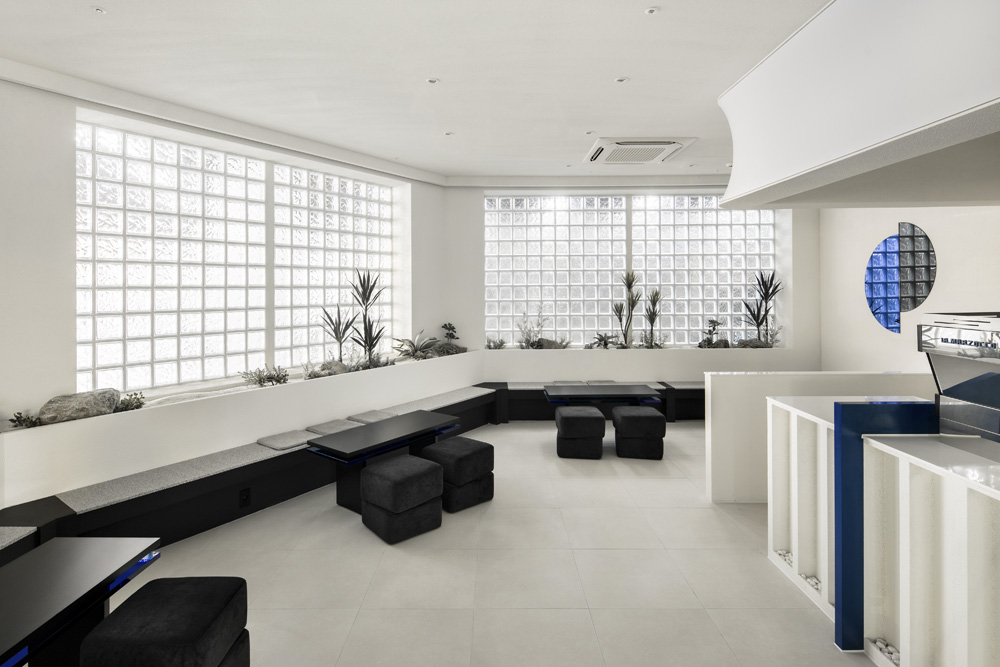 韩国南阳洲 24 平米小户型，极简黑白风迷你家具设计-9