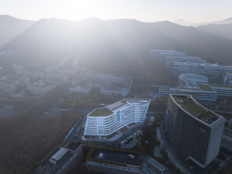 杭州公共交通车辆维修报修调度中心 / 浙江大学建筑设计研究院-2