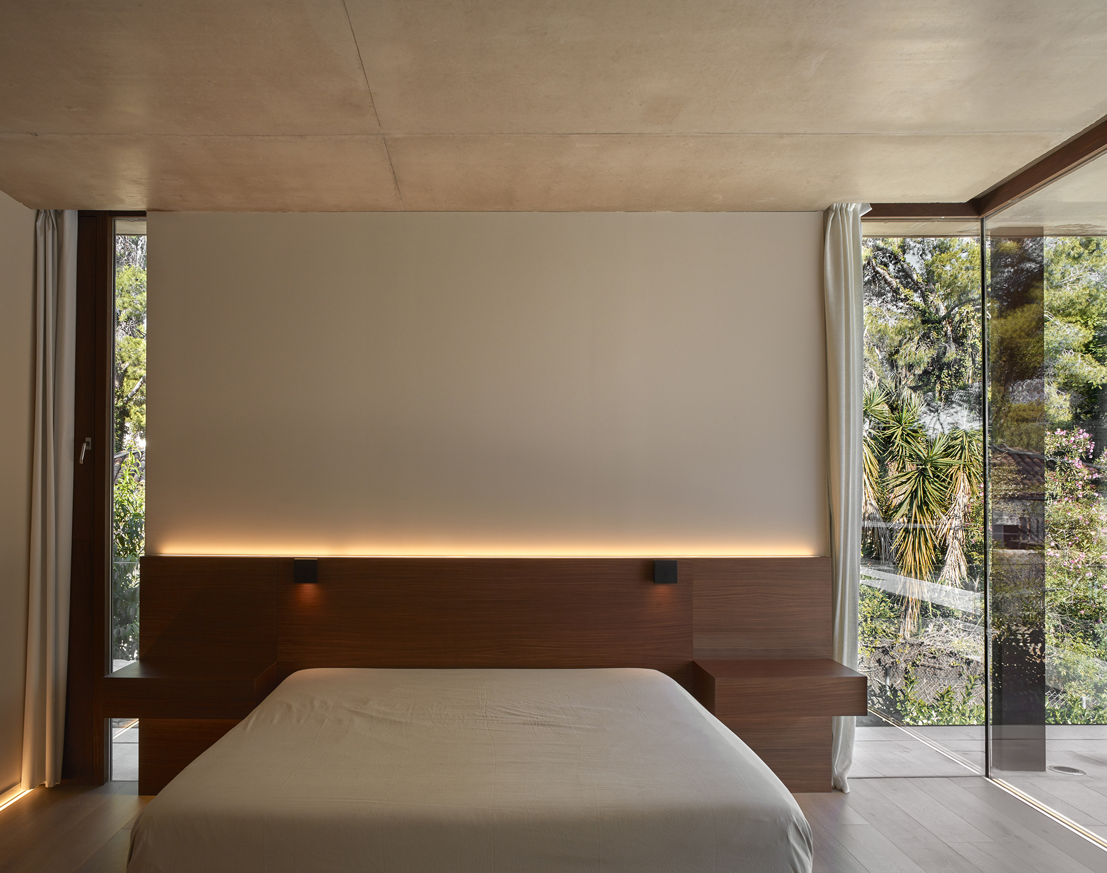 house in the pine forest-26