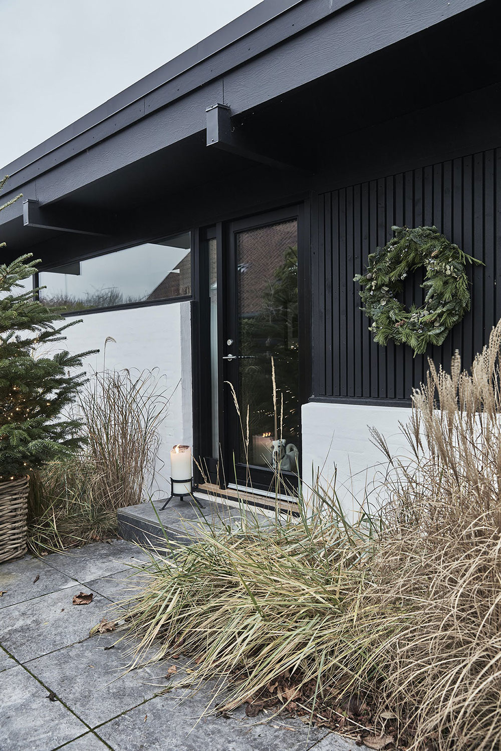 CHRISTMAS IN CLOSE  WITH NATURE: DANISH STYLIST’S COZY AND FESTIVE COTTAGE-1