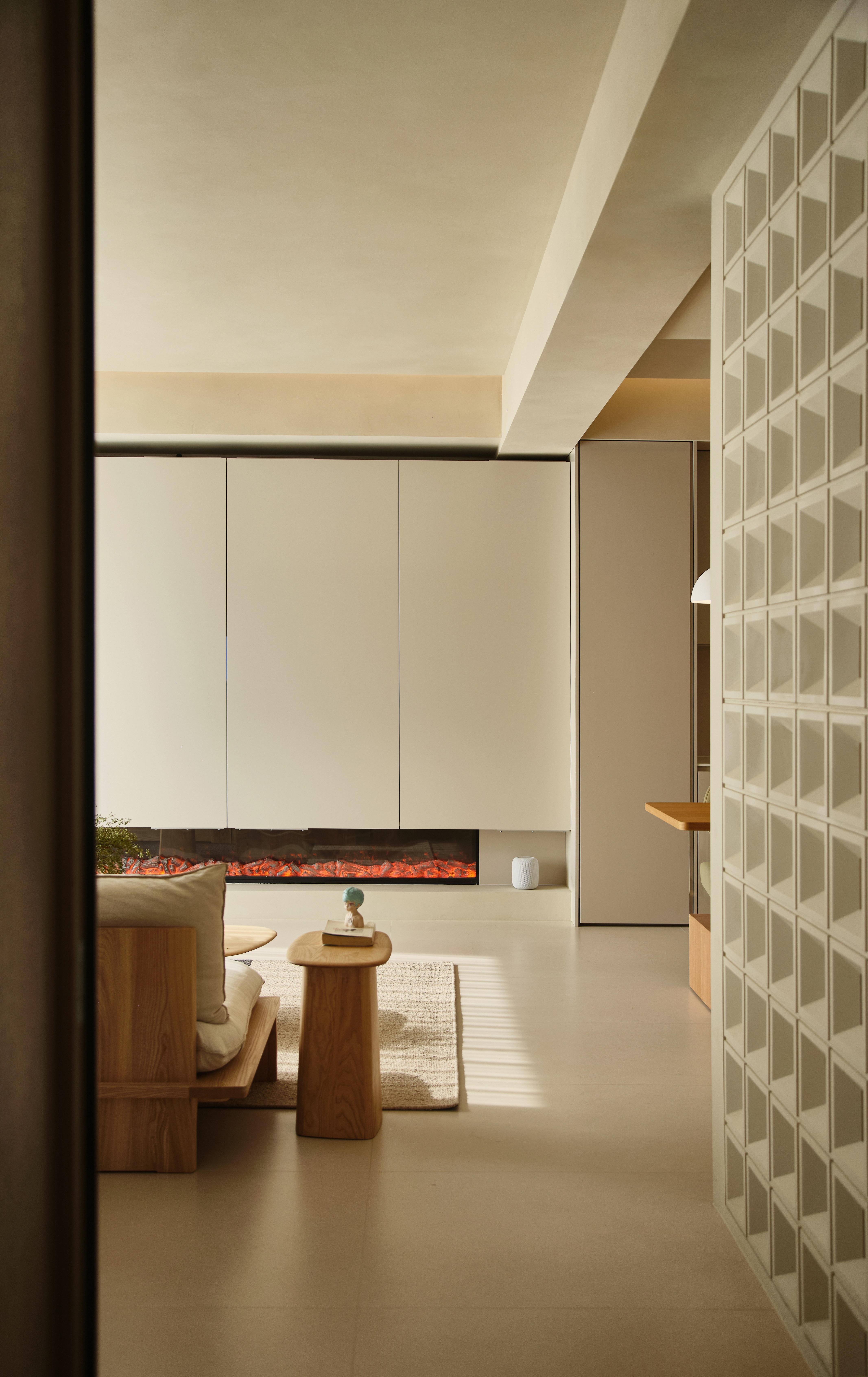 300㎡解构主义空间，建筑系海归独居男的精神自留地-8