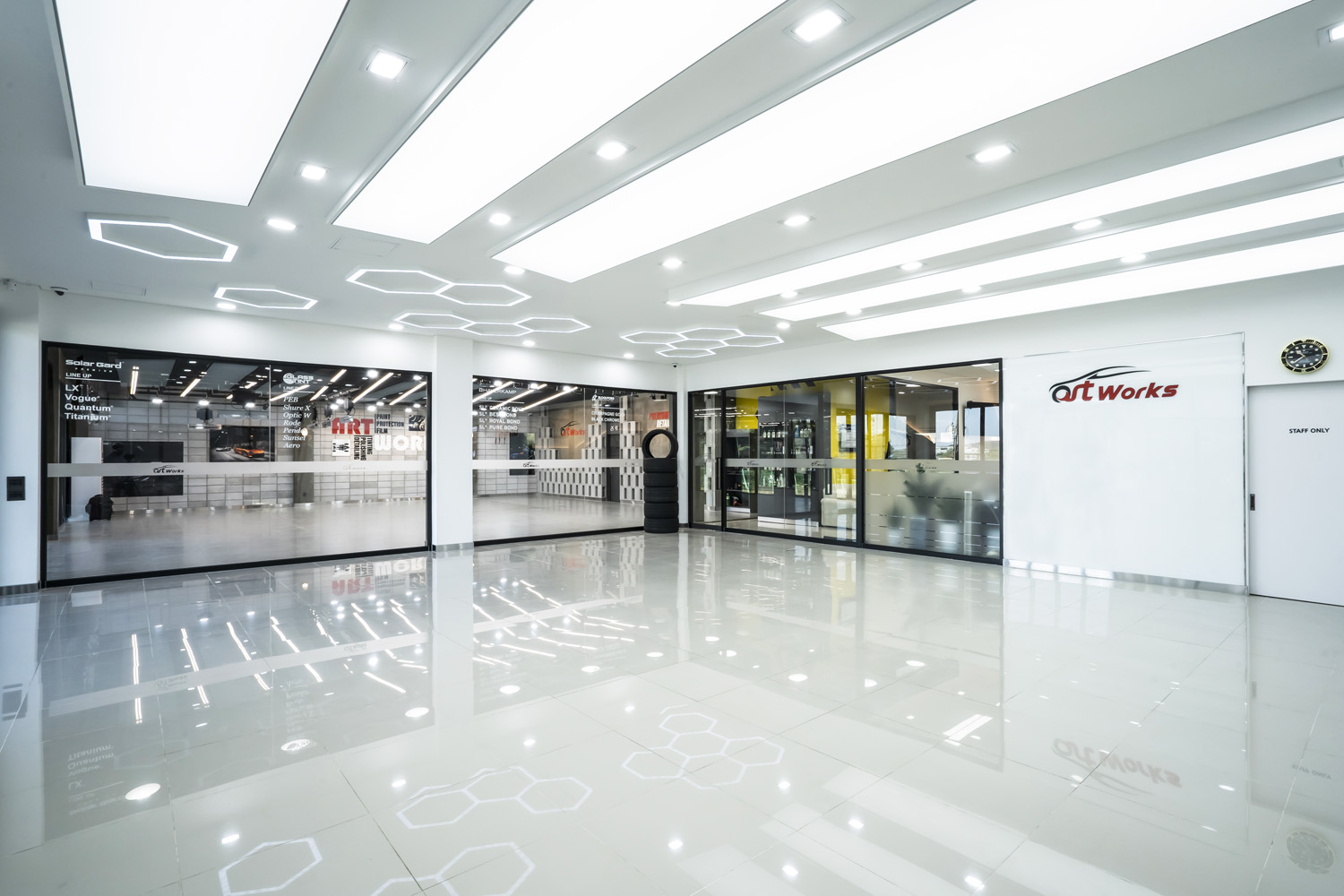 简约明亮 120 平汽车美容店设计-7