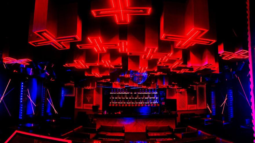 H·O·L·Y· 夜店-11