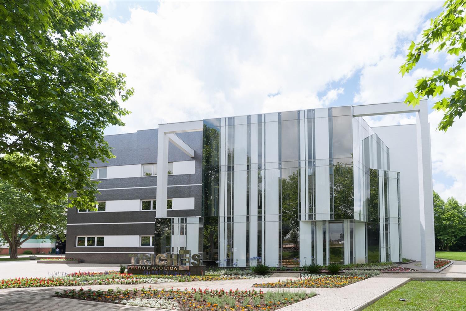 巴西 Triches Ferro e Aço 公司建筑-1