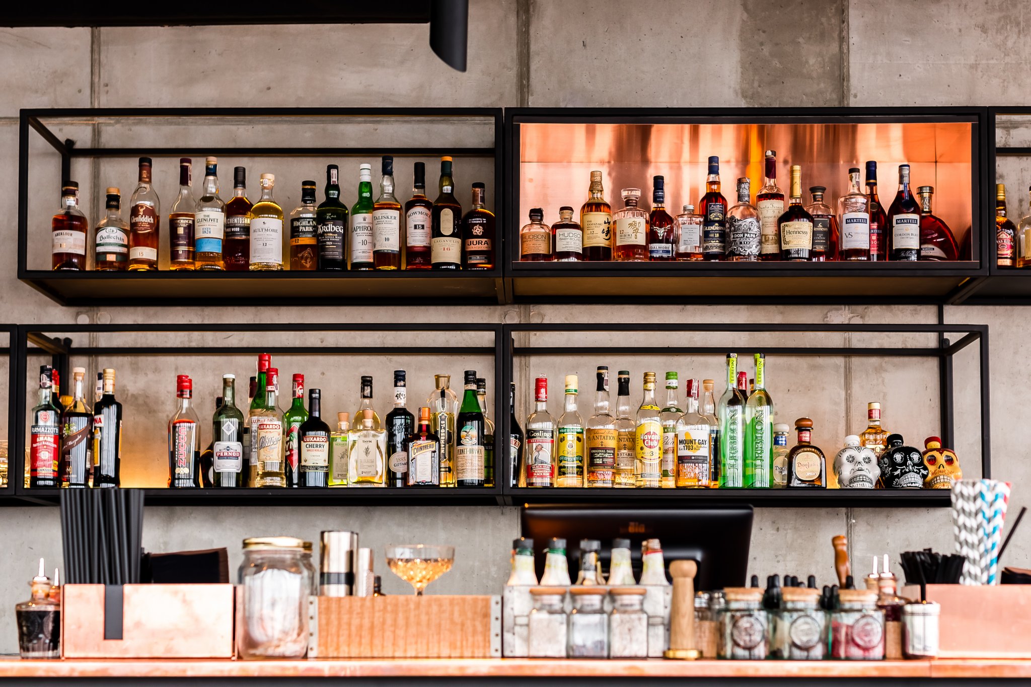 都市之巅 · MUS 餐厅的现代空间设计-7