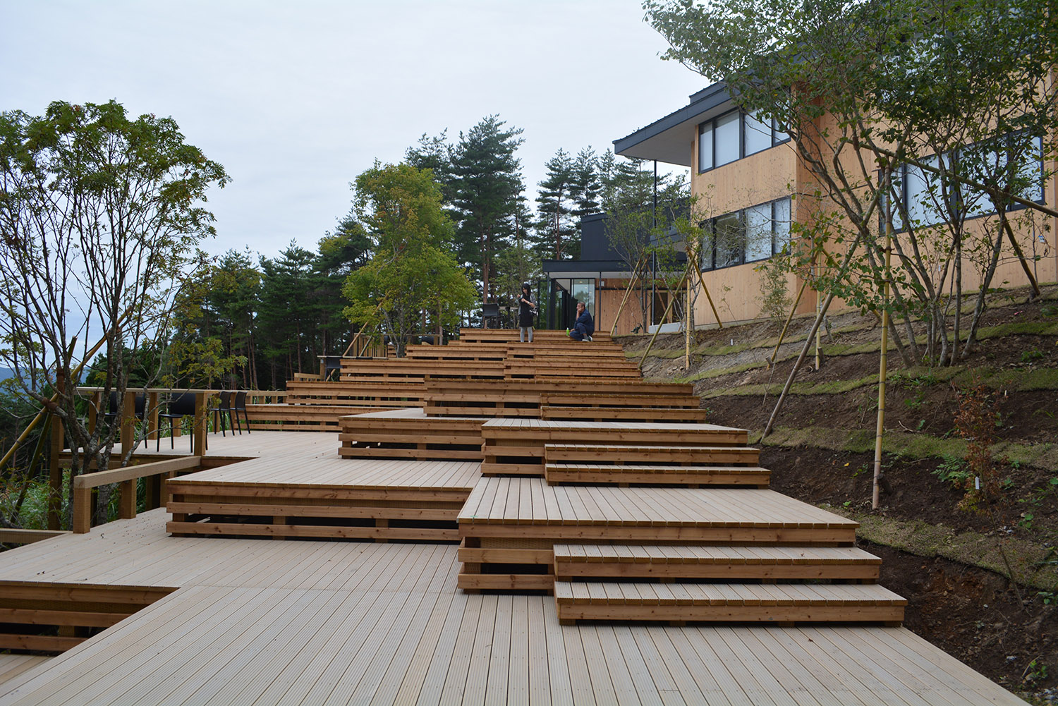 箱根山半山腰的漂浮甲板·陸前高田市民公园丨日本岩手-27