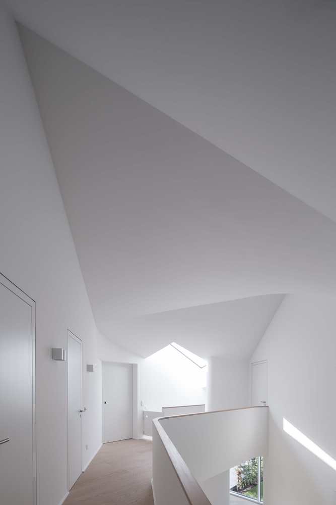 德国小镇边缘的参数化设计之家-61