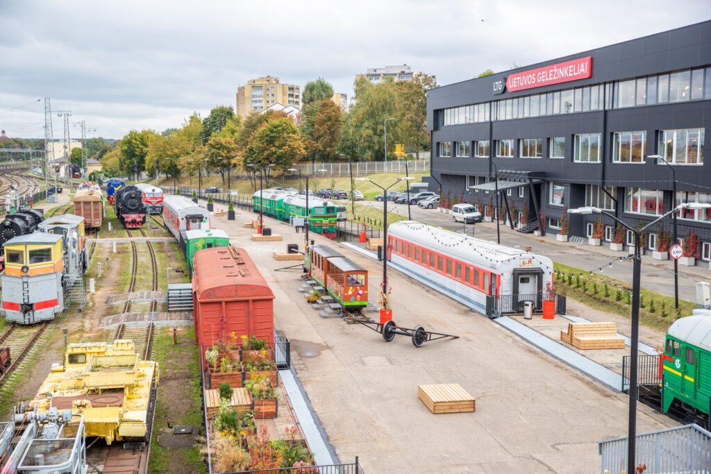 立陶宛铁路公司办公楼及贝吉公园丨立陶宛维尔纽斯丨“DO Architects”建筑团队-6