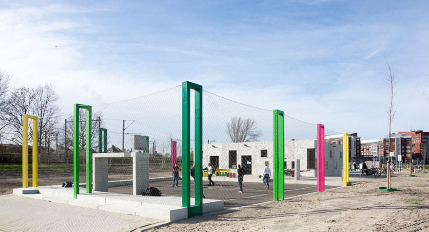 融合室内外空间的创意滑板运动中心-4