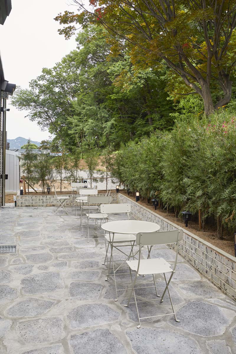 光点勾勒的 30 平米现代简约咖啡厅-22