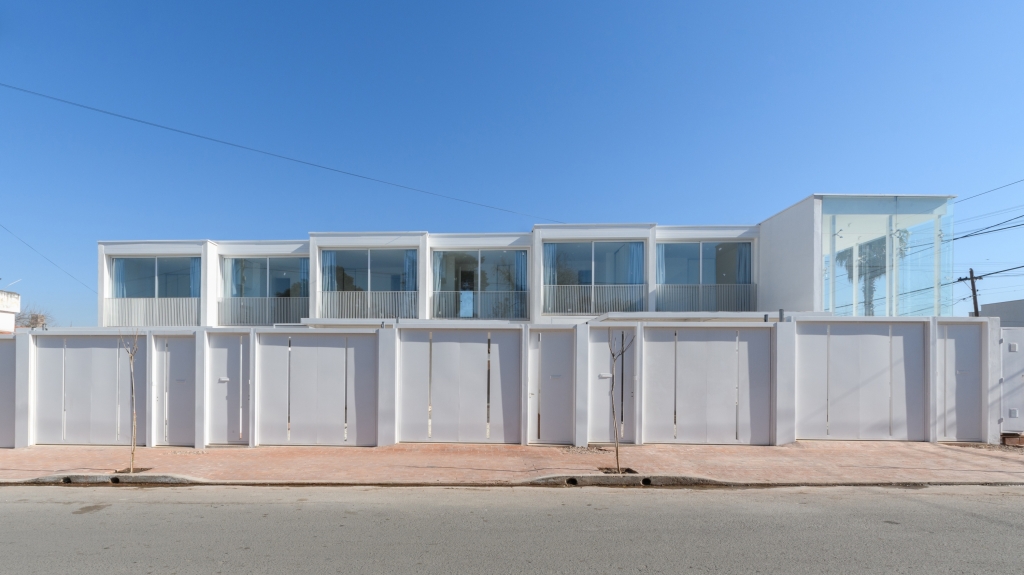 Complejo habitacional y comercial Camellia / Estudio I LZ-22