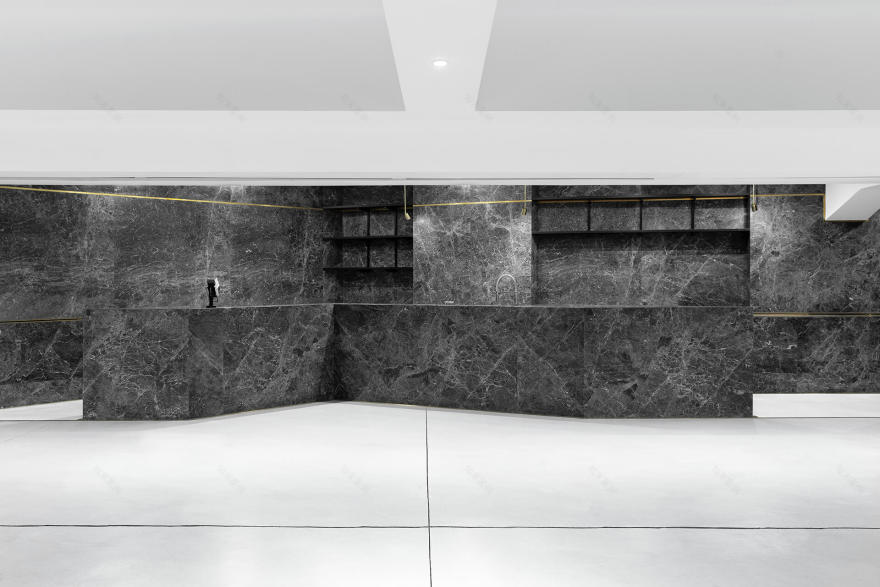 雅典带大理石接待处的停车场丨斯洛文尼亚科洛丨Oikonomakis Siampakoulis architects-22