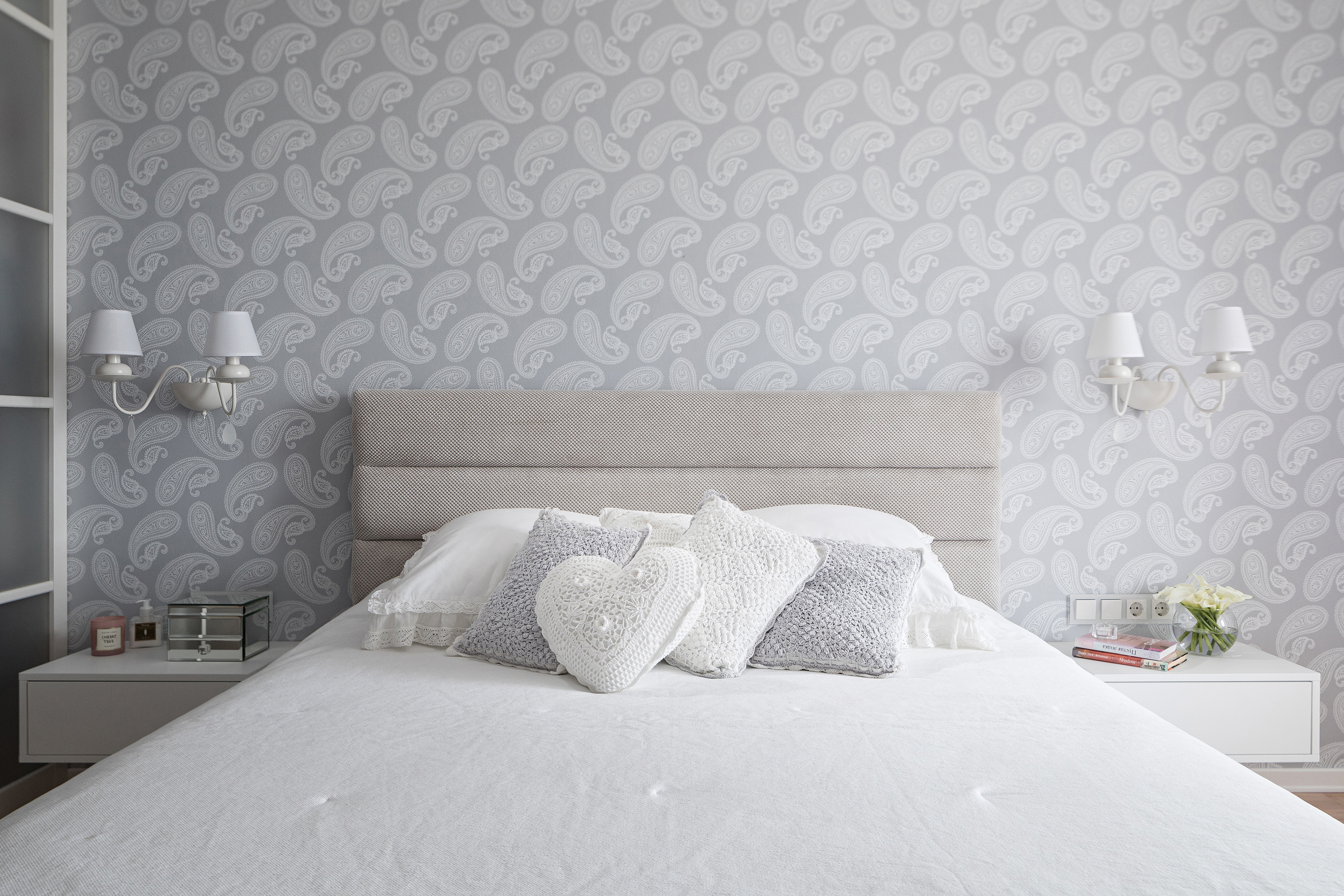 Apartment in light shades-7