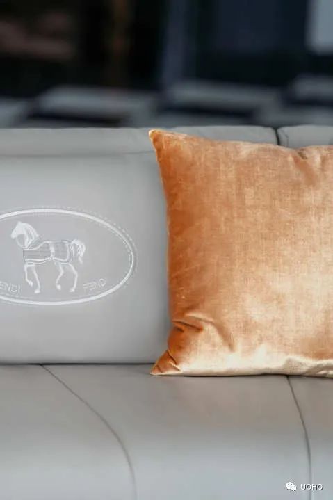 中央花园 · 现代轻奢家居设计丨香港深度设计-51