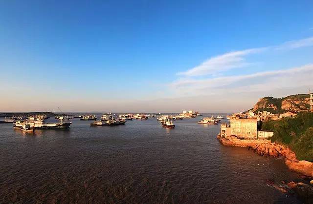 放弃百万年薪，回乡在海边建起一座石头房，他在追梦途中找到了诗和远方！-0