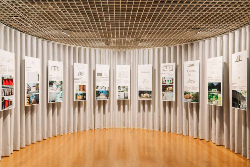 屏幕;银幕;隔板;纱窗(需结合具体语境判断最准确释义,这里按常见释义列举)
如果是在电子产品相关语境,屏幕更合适;在电影相关语境,银幕更合适;在建筑或家居相关语境,隔板纱窗可能更合适若能提供更具体语境,我将给出更精准唯一的翻译 丨葡萄牙里斯本丨BUREAU(Daniel Zamarbide等)-18