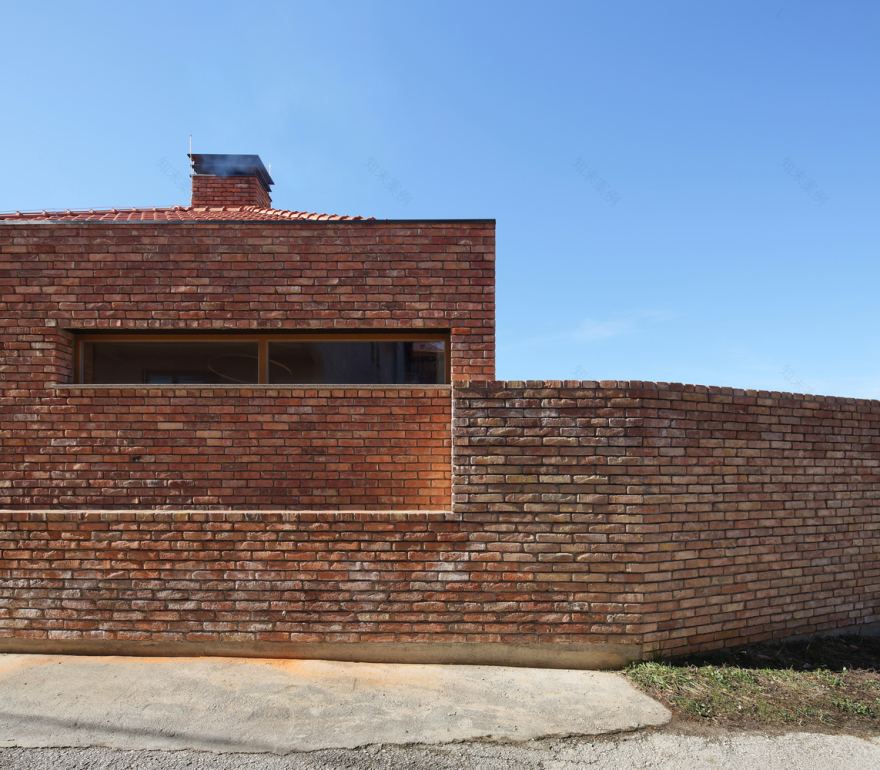 回归传统的 Bosnian 之家 | Hiža Mišljenova House-21