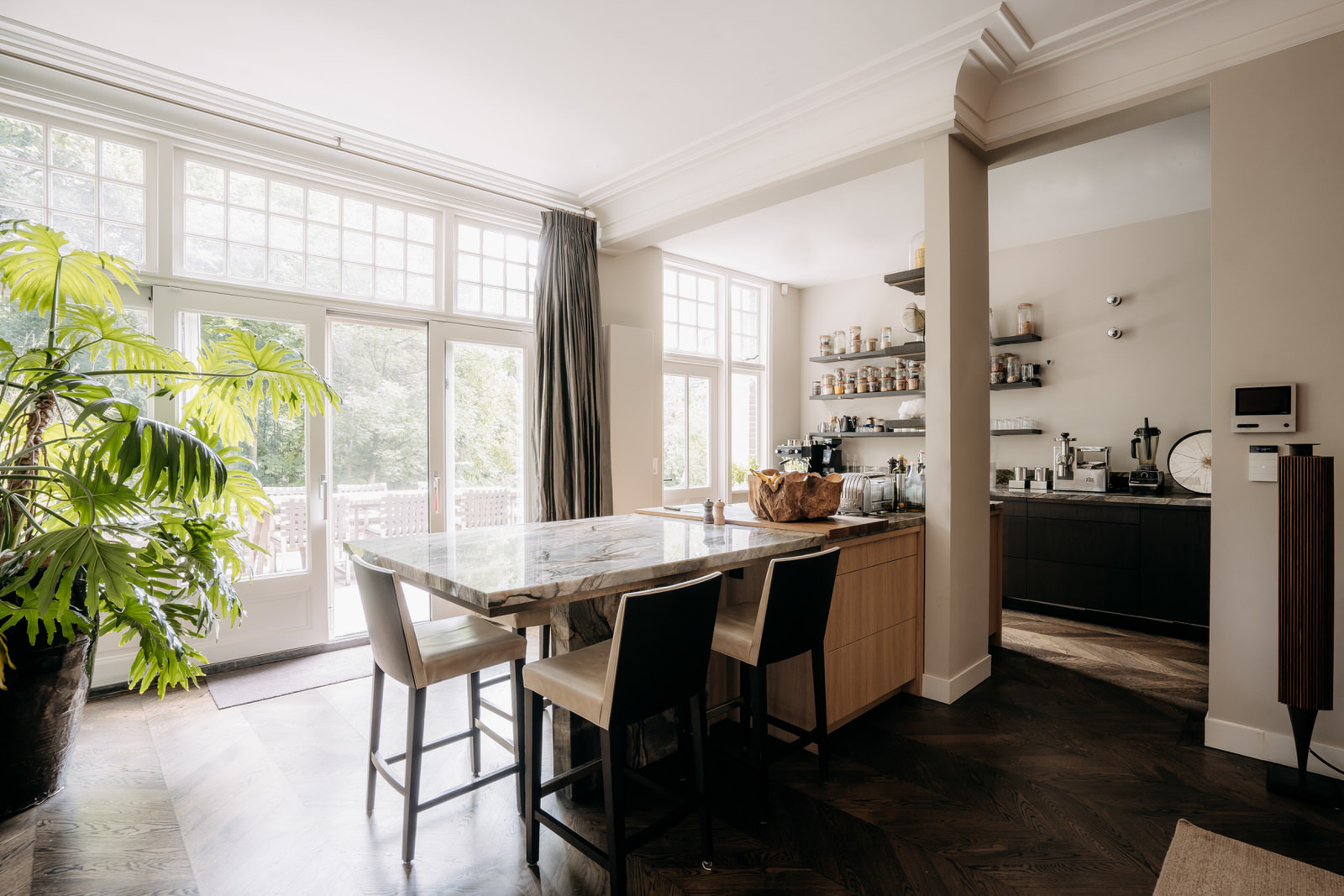 你提供的EGINSTILL可能并不是一个正确的词汇，无法准确理解其含义，因此难以完成整句的准确翻译 丨NetherlandsAmsterdam-2