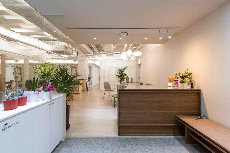 温润宜居的 39 平米白色与木质调氛围健身房设计-2