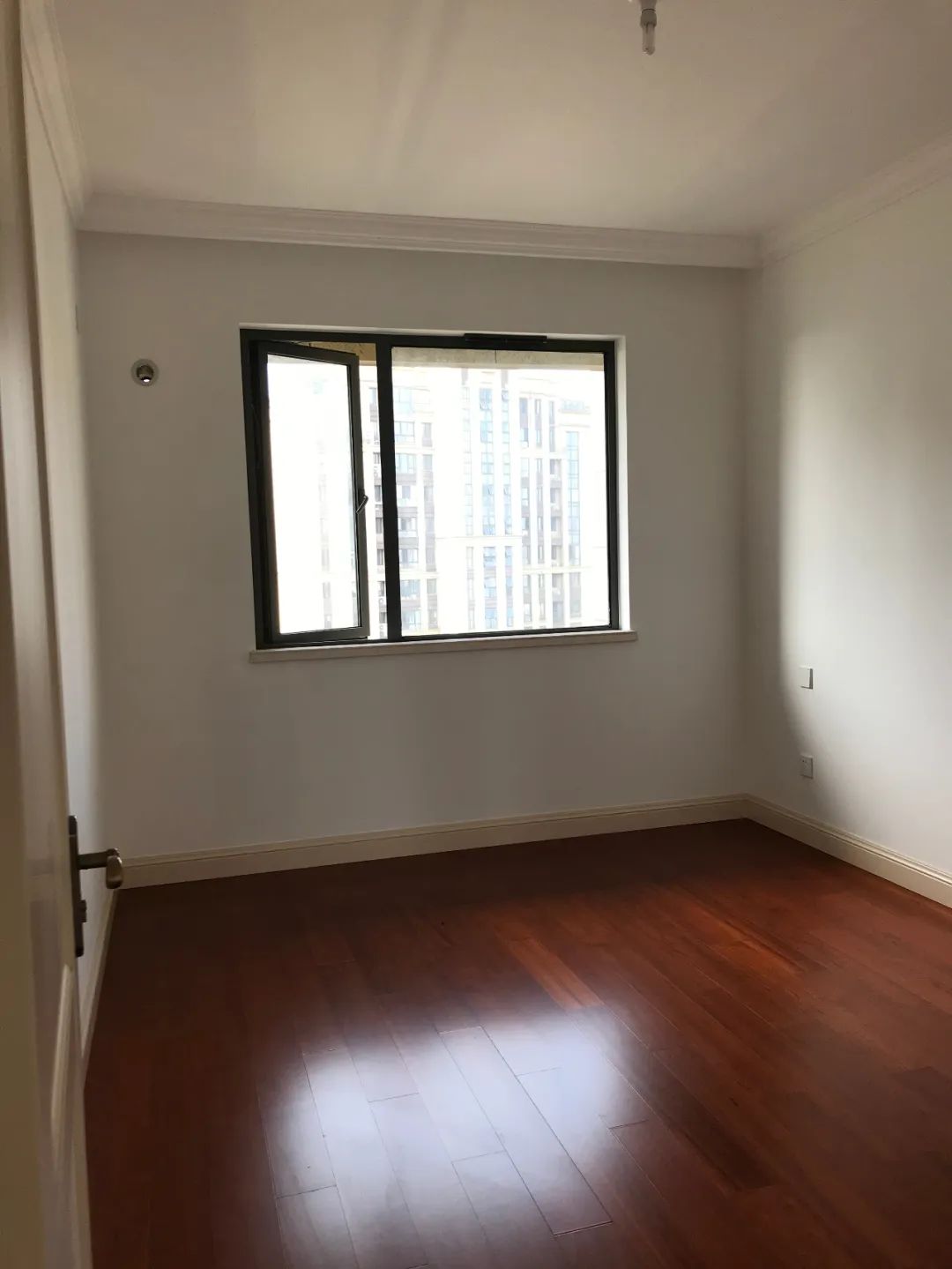 金域蓝湾名门 | 留白设计赋予自由灵魂的现代家居-30