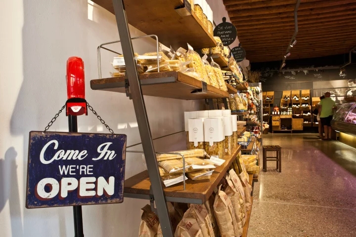 意大利的EL BOCON DEL PRETE食品店-9