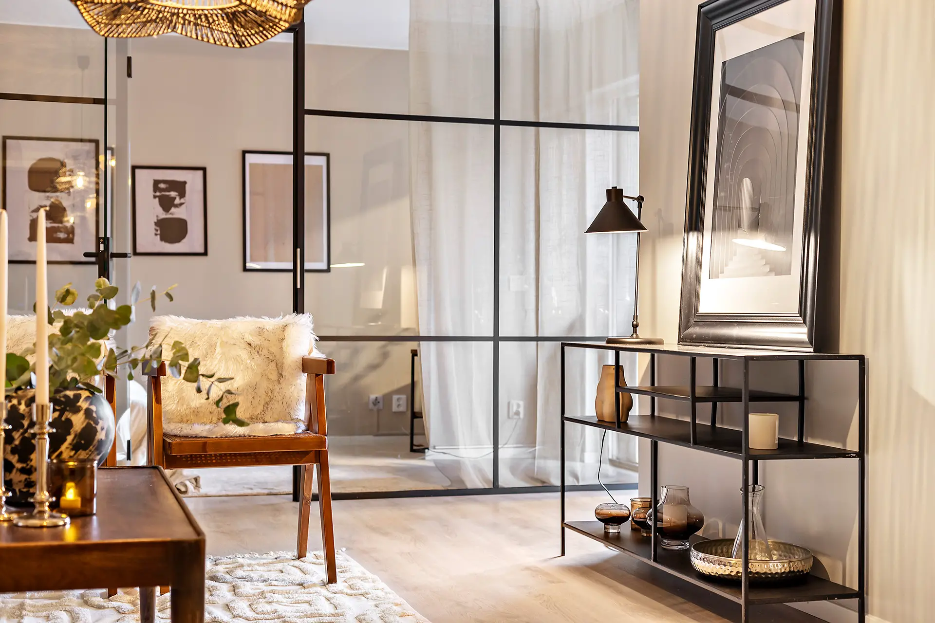 瑞典现代风格小公寓的玻璃隔墙设计-3