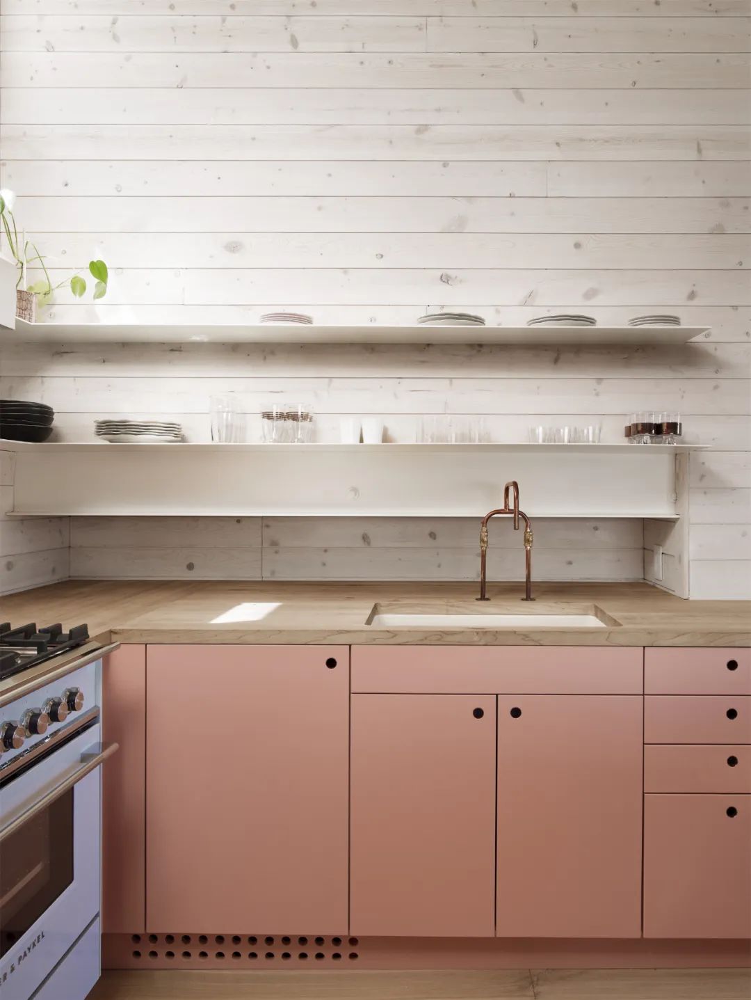 屋顶上的灵动工作室 · The Perch 小屋丨美国丨Nicole Blair-30