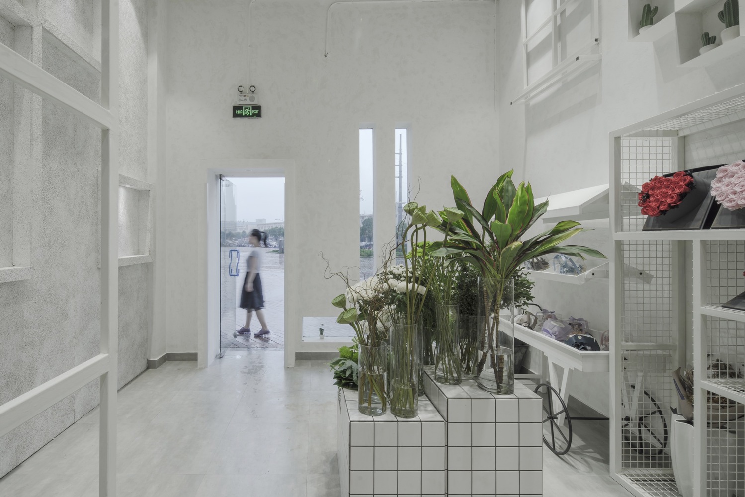 极简白色空间，展现设计魅力-4