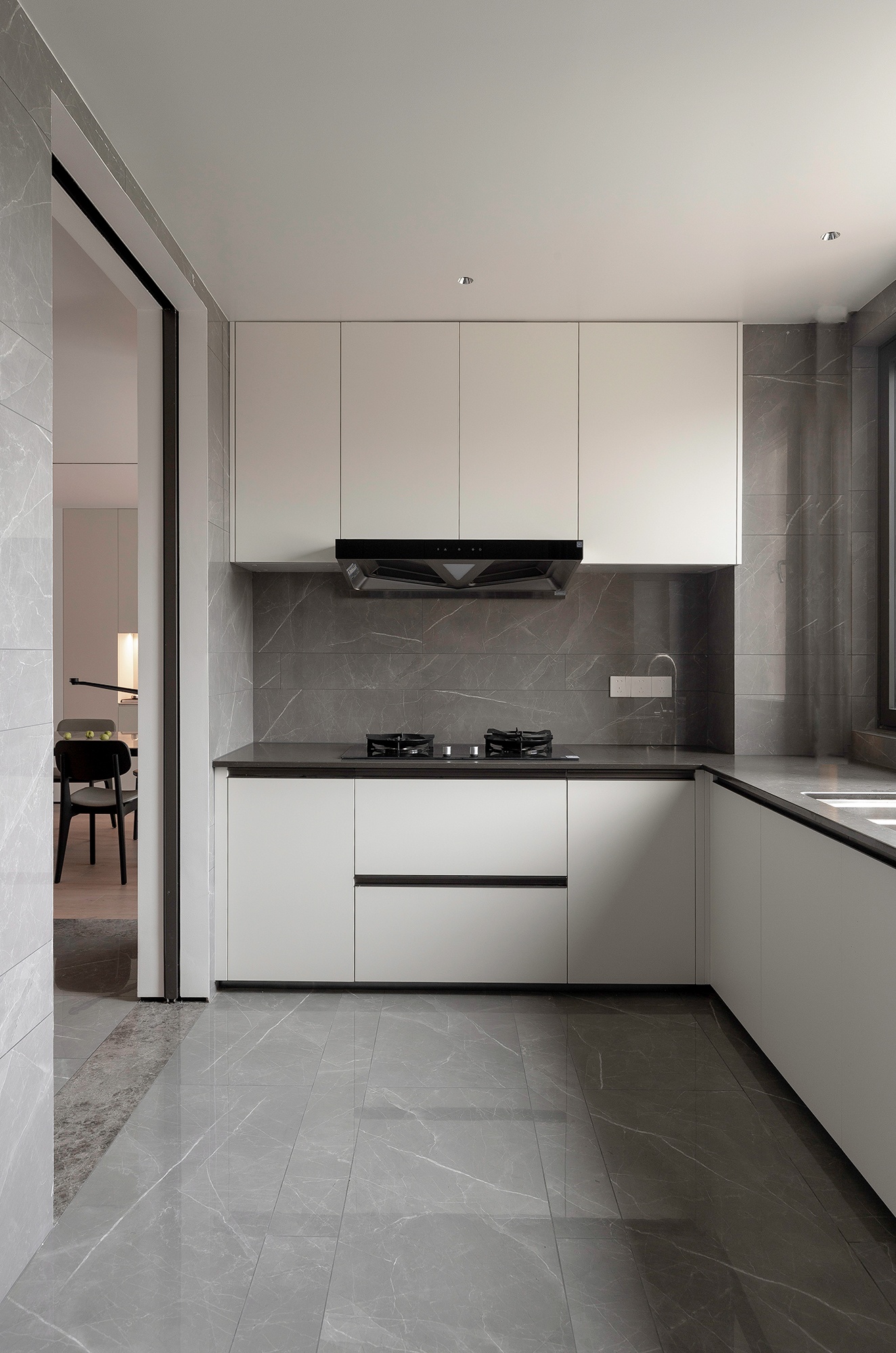 剑桥湾大平层简约空间设计-23