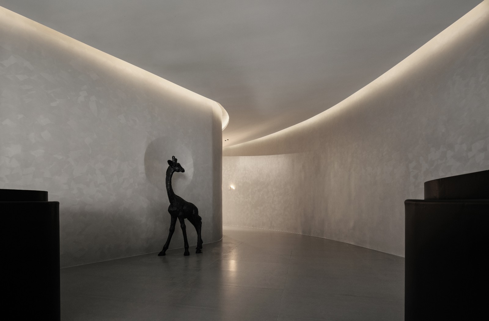 空间承载未来 · 五集服装展厅设计-18