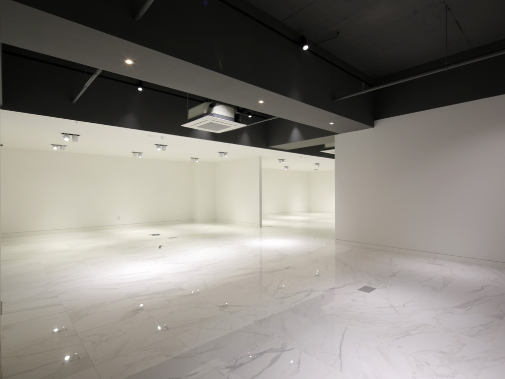 首尔家具街上的无窗展览中心-47