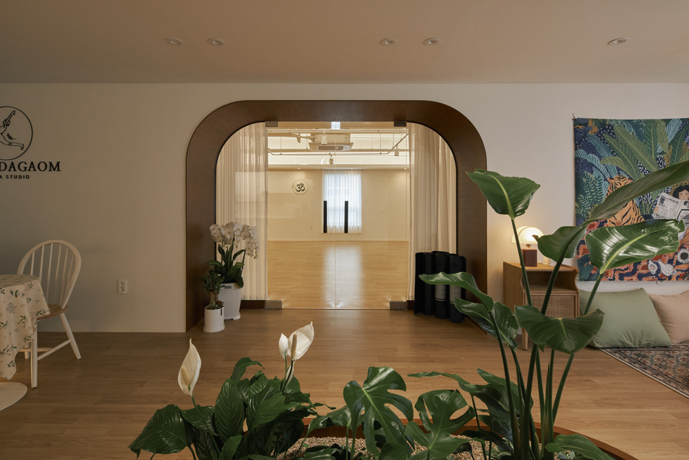 40 坪高级瑜伽空间，舒适氛围的室内设计佳作-16