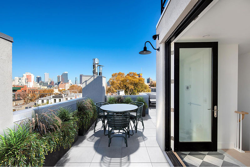 布碌仑镇屋的雪白室内设计-26