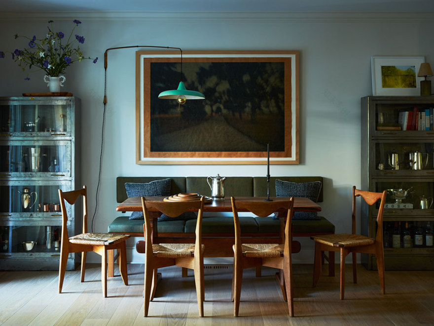 清爽蓝灰空间 | Connecticut 乡村别墅的时尚内饰设计-6