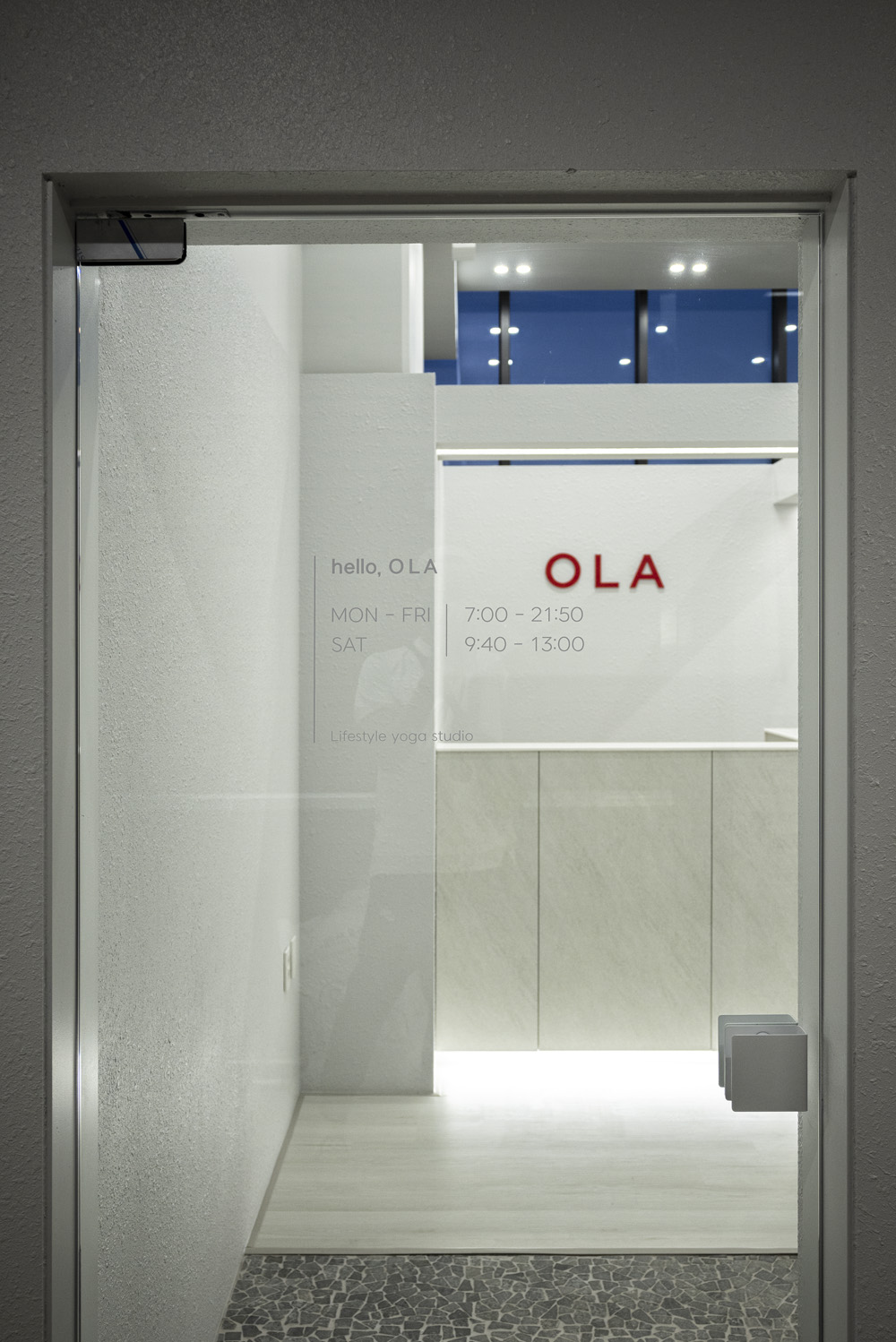 简约白色瑜伽室，45 平米的空间艺术-15