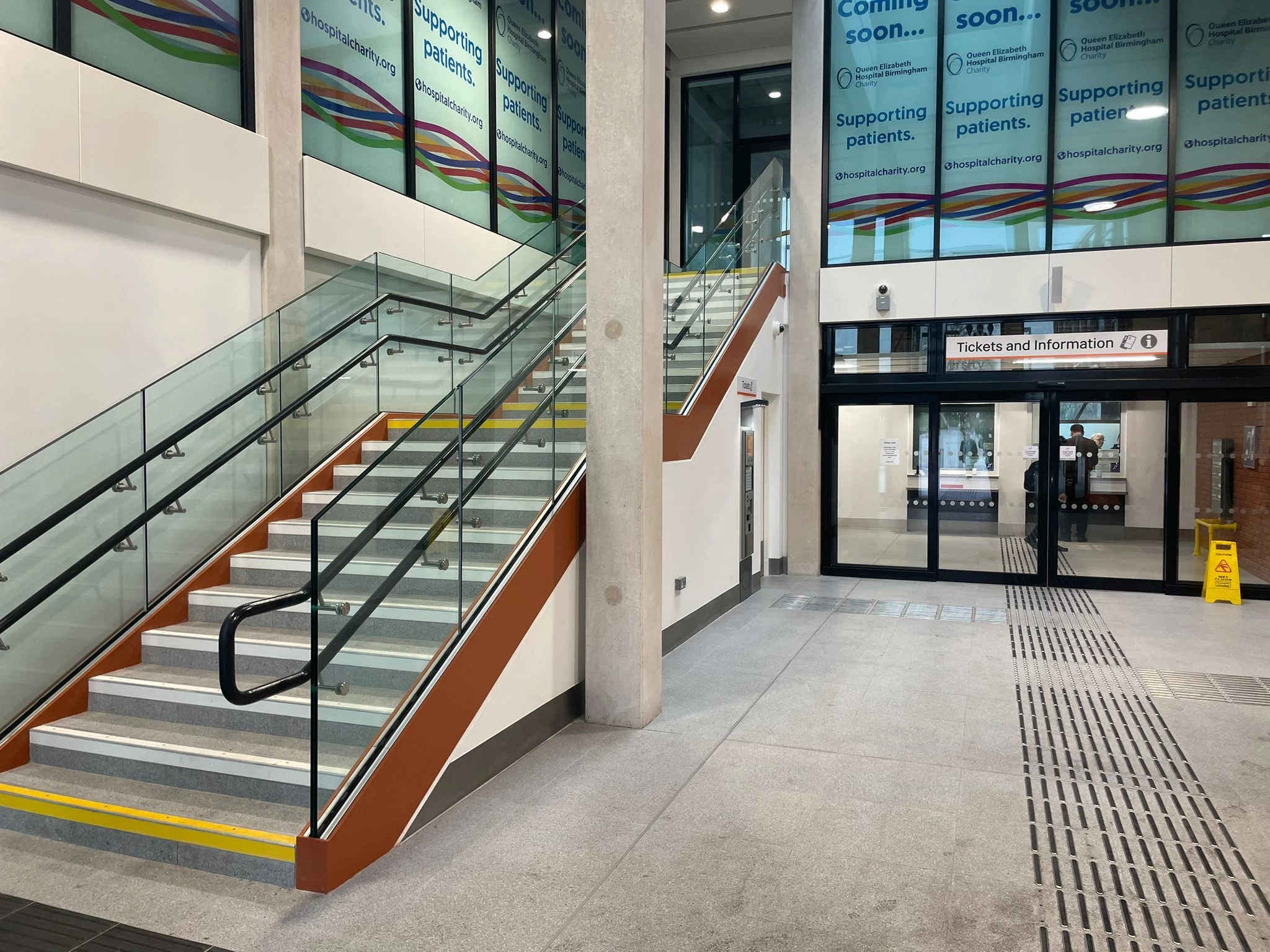 University Station 玻璃栏杆安装项目丨英国伯明翰丨Pure Vista-15