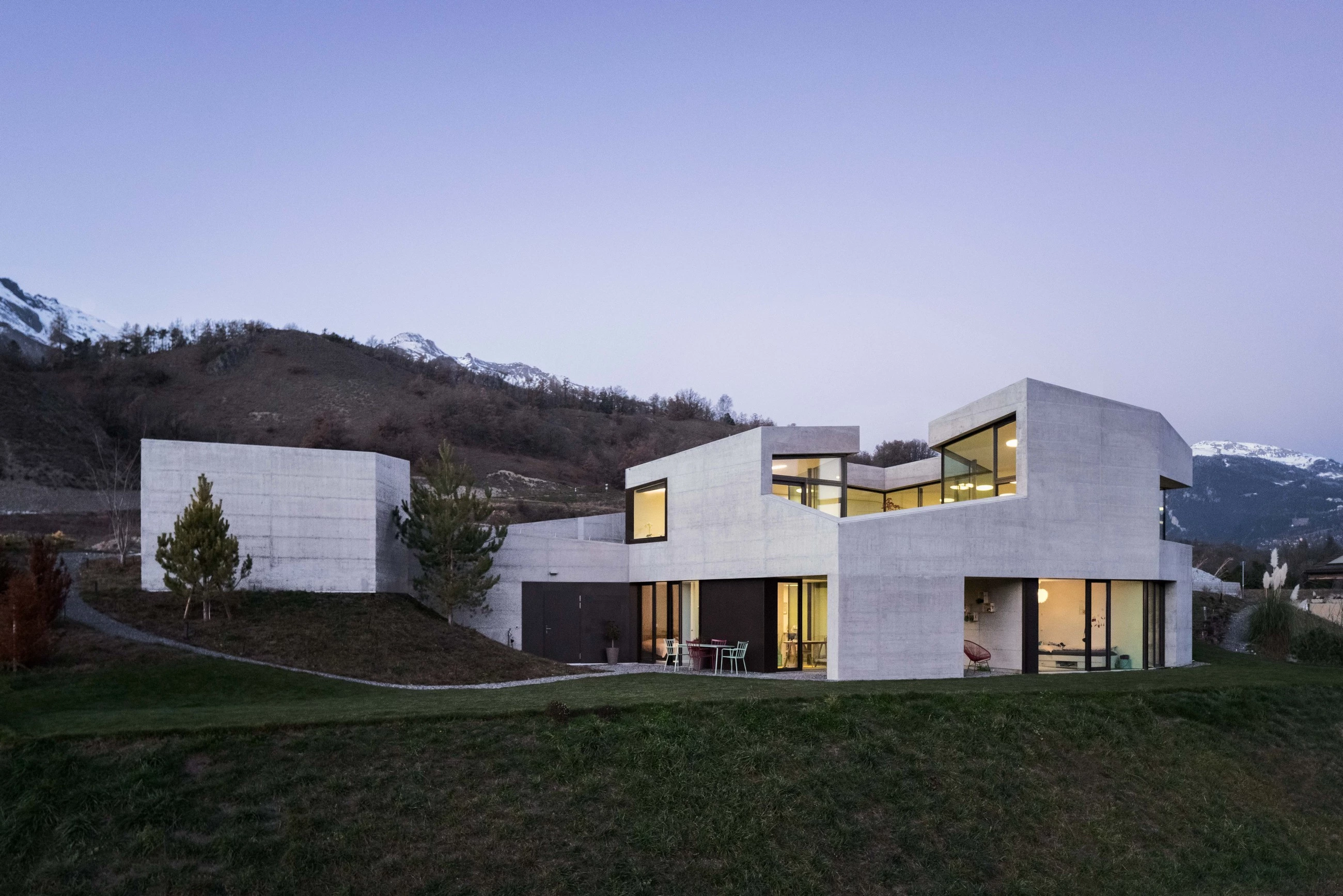 瑞士 Grimisuat 雕塑式住宅-21