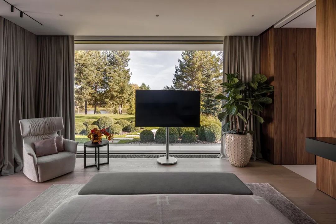 725㎡极简主义别墅,自然之美与生活品质的完美融合-39