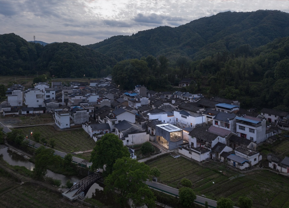 桥廊 · 上海三联书店·黄山桃源店丨中国黄山丨来建筑设计工作室-107